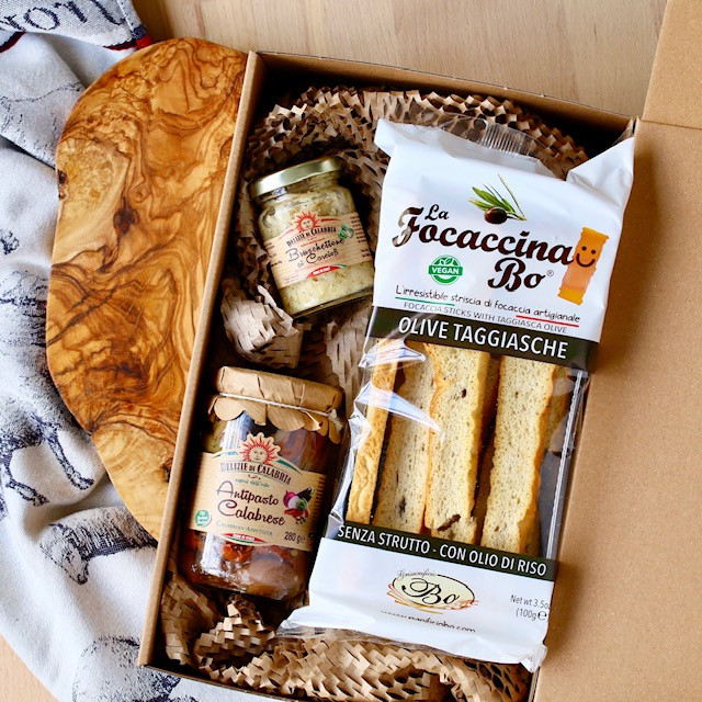 Antipasti box poklon s talijanskim delicijama
